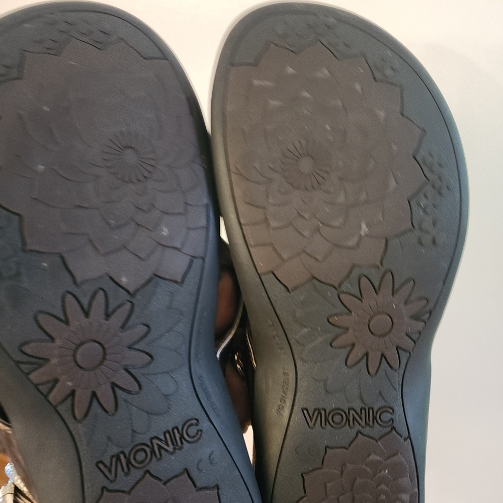 Vionic Bella Thong Sandals View 6